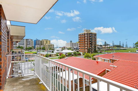 Capri Unit 9, 6 Gordon Street - Tourism Townsville 0