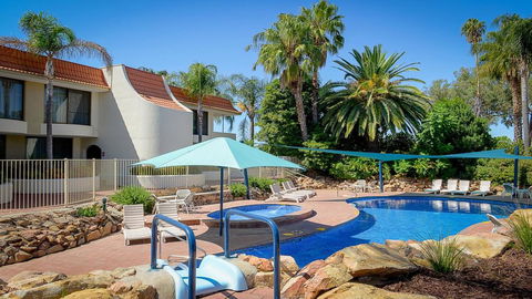 Capri Waters Country Club - Tourism Townsville 2