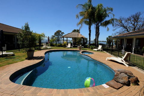 Capricorn Motor Inn - Tourism Townsville 1