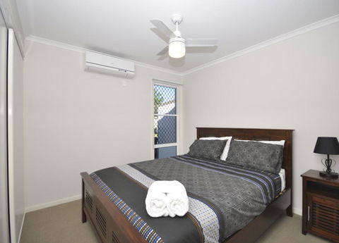 Capricorn Villas - Tourism Townsville 0