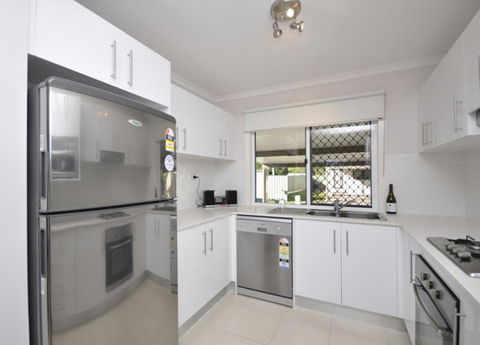 Capricorn Villas - Tourism Townsville 3