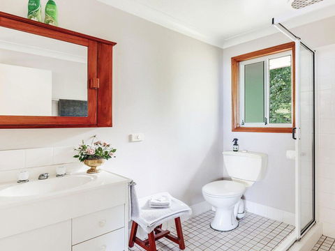 Captain's Lookout - Elevated Ocean Views, Rural Stay - Tourism Townsville 2