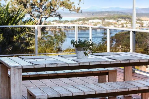 Captains Quaters - Tourism Townsville 1