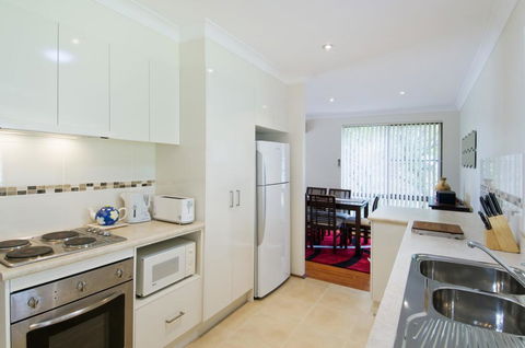 Cara Nobbys Beach 11 Wesley Avenue - Tourism Townsville 0