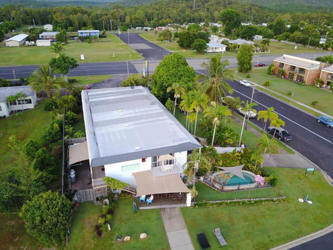 Cardwell Beachfront Motel - Tourism Townsville 1