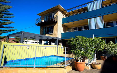 Caribbean Motel - Tourism Townsville 0