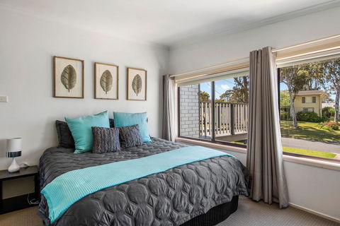 Carroll Ave 85 Mollymook - Tourism Townsville 3
