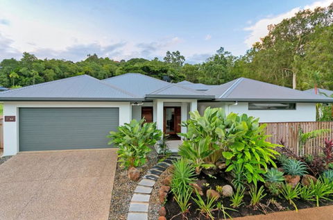 Castaways - Palm Cove - Tourism Townsville 3