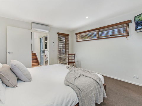 CASTWOOD VILLA No. 1 - Tourism Townsville 0