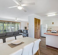 Catalina 12 Holiday House - Walk to Beaches - Tourism Townsville