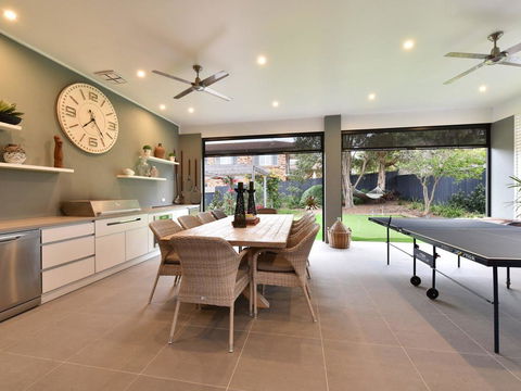 Caves Luxury Beachside Escape - Literally Across The Road From Surf Club - Tourism Townsville 2