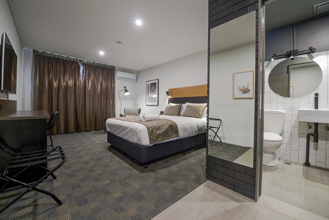 CBD Motor Inn - Tourism Townsville 0