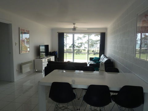 Central Luxury With Fabulous Views - Tourism Townsville 3