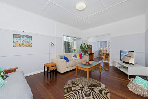 Central N Surf - Tourism Townsville 0