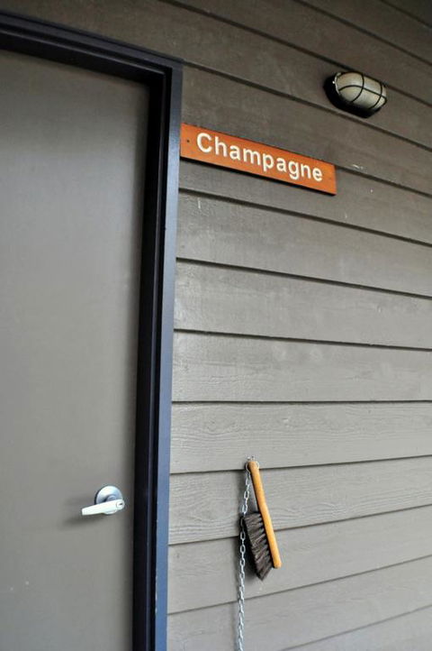 Champagne - Tourism Townsville 3