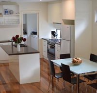 Champagne Stays Apartment - Tourism Townsville