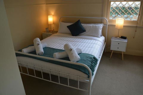 Charming Miners Cottage In The Hip City Of Geelong - Tourism Townsville 0