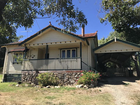 Cherry Blossom Cottage - Beechworth-Getaways - Tourism Townsville 0