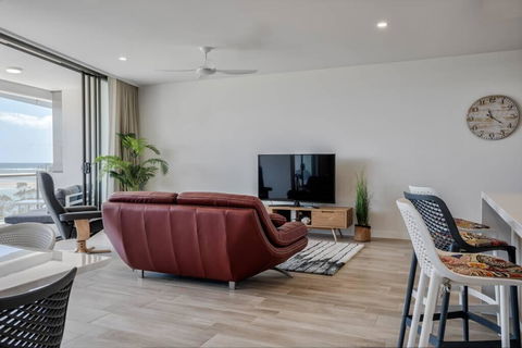 Chic Getaway At The Cosmopolitan Cotton Tree - Tourism Townsville 2