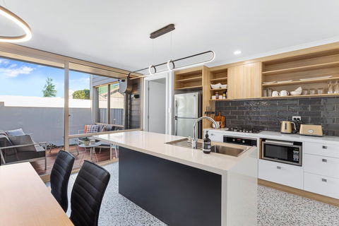 City Courtyard Apartment - Tourism Townsville 0