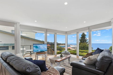 COASTAL HAVEN - Panoramic Ocean Views - Tourism Townsville 0