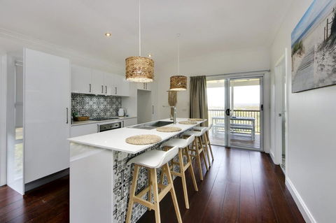 Coastal Hideaway - Tourism Townsville 1