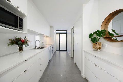 Coastal Living At Wikis - Tourism Townsville 2