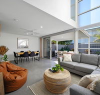 Coastal Living At Wikis - Tourism Townsville