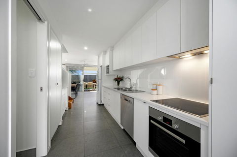 Coastal Living At Wikis - Tourism Townsville 3
