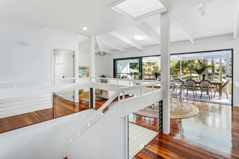 Coastal Luxe In Little Cove, Noosa Heads - Tourism Townsville 2