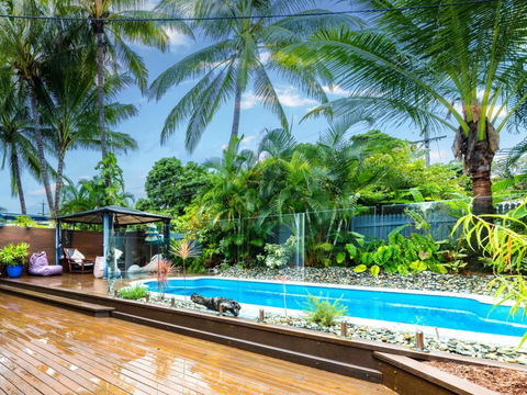 Coconut Blue Front - Palm Cove - Tourism Townsville 0