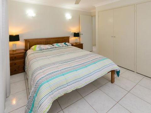 Comfy & Cosy (Upstairs) - Tourism Townsville 1