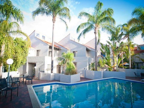 Como Mezzanine Retreat - Tourism Townsville 0