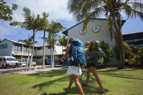 Coolangatta YHA Backpackers - Tourism Townsville 1
