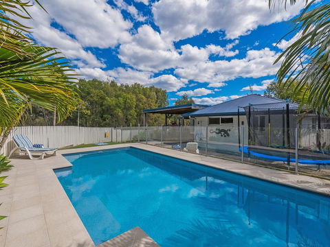 Coolum House, Pet Friendly - Tourism Townsville 0