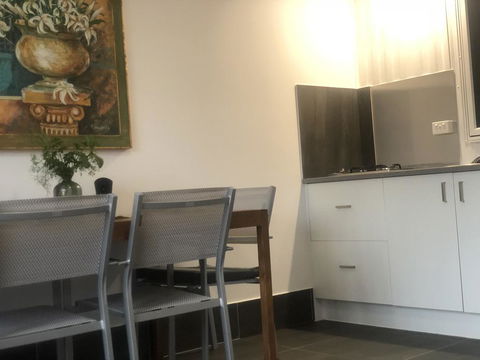Coonawarra Cabins Unit A - Tourism Townsville 3