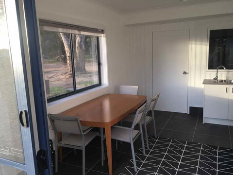 Coonawarra Cabins Unit A - Tourism Townsville 1