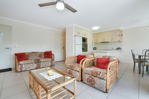 Coral Breeze Penthouse - Tourism Townsville 3