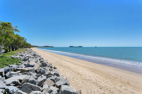 Coral Sea Holiday House - Tourism Townsville 1