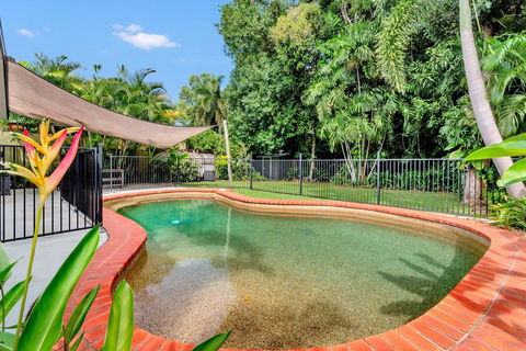 Coral Sea Holiday House - Tourism Townsville 0