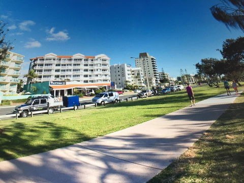 Coral Sea Views Beachfront Penthouse - Tourism Townsville 1