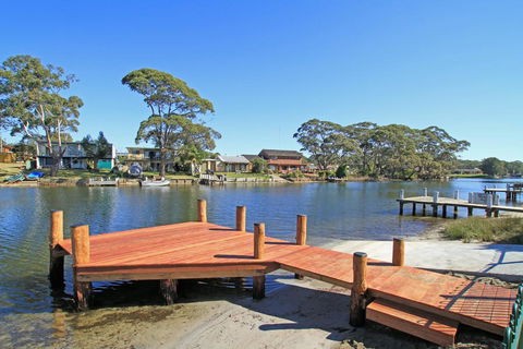 Cormorant Waterfront Home - Tourism Townsville 1
