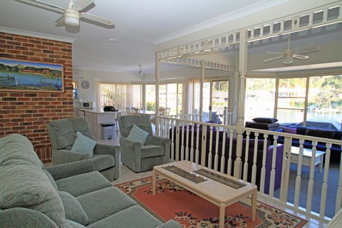 Cormorant Waterfront Home - Tourism Townsville 2