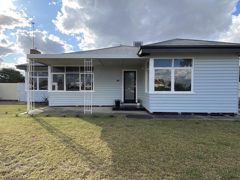 Cottage Natimuk - Tourism Townsville 1