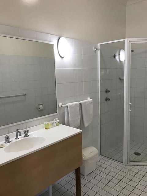 Country Gardens Motor Inn - Tourism Townsville 2