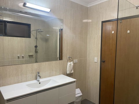 Country Plaza Halls Gap - Tourism Townsville 1
