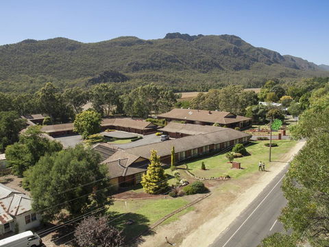 Country Plaza Halls Gap - Tourism Townsville 0