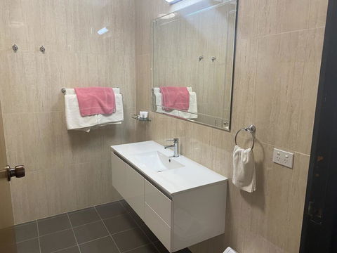 Country Plaza Halls Gap - Tourism Townsville 3
