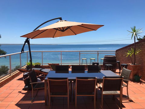 Cowes Beachfront Retreat - Tourism Townsville 0
