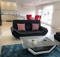Cowes Holiday Haven - Property 2 - Tourism Townsville